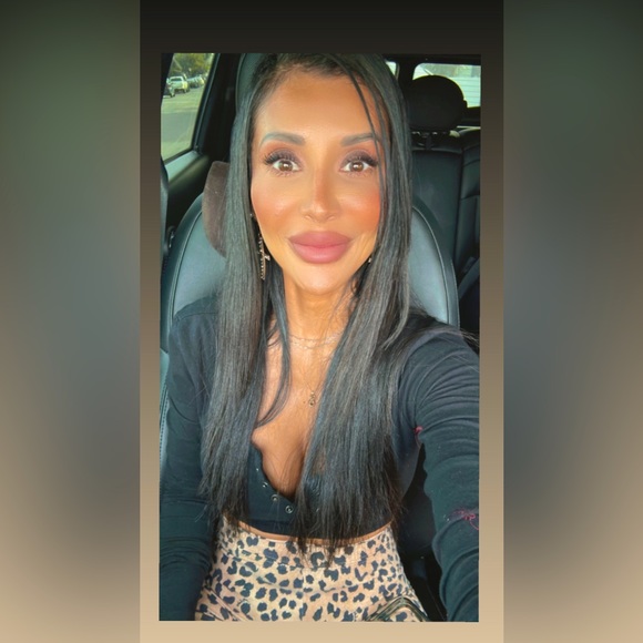 Meet your Posher, Sandra - Picture 1 of 1